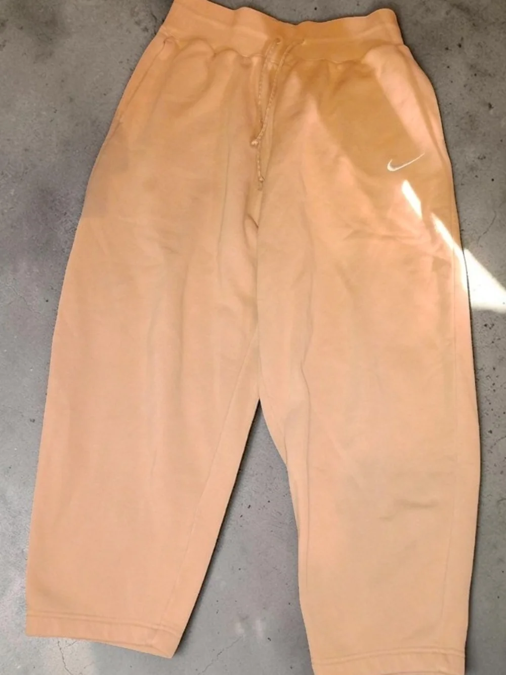 Nike Women's Sportswear Phoenix Fleece High-Waisted  Sweatpants Joggers Medium